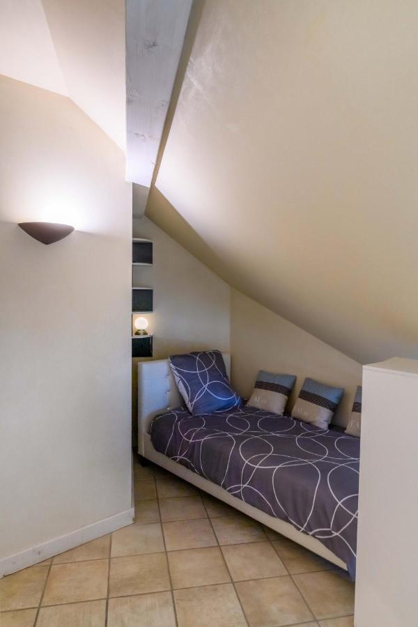 Logement Atypique Avec Vue Unique Panoramique Sur Le Lac D'Annecy, Dans Une Residence Avec Plage Et Ponton Privee Sur La Commune De Duingt Exterior foto